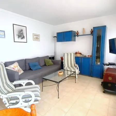 Apartment Hermoso En Canyelles Petites Con Terraza, Barbacoa Y Parking 6 Personas - Hisp-312-25