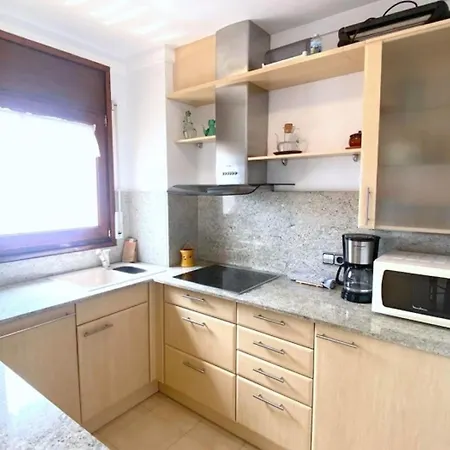 Apartment Hermoso En Canyelles Petites Con Terraza, Barbacoa Y Parking 6 Personas - Hisp-312-25